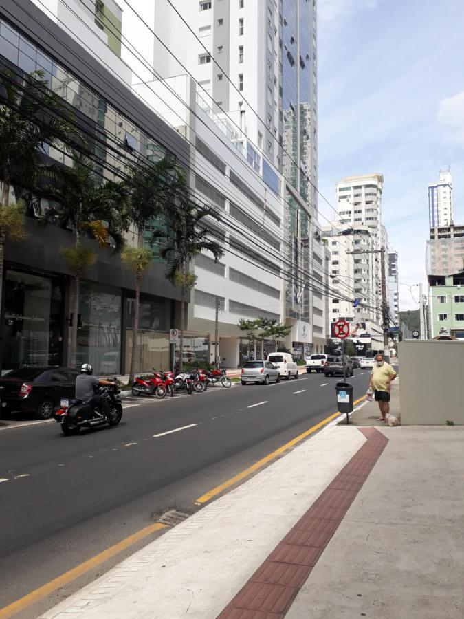 Otimo Apto. 180 Metros Do Mar Balneário Camboriú Exteriör bild